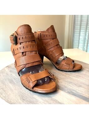 Sorel Nadia Buckle Cage Heels Sandals Leather Strappy Women's US Size 7